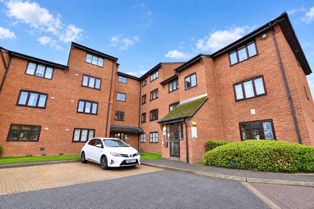 Flat 10, Tenney House Curzon Drive, Grays photo 2