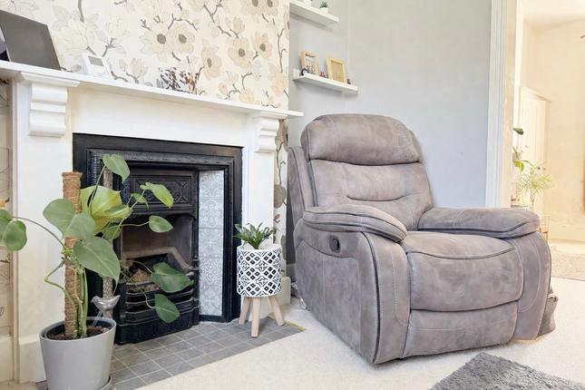 19, Highweek Road, Newton Abbot photo 3