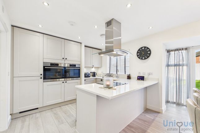 6, Dow View Drive, Kirkham photo 3