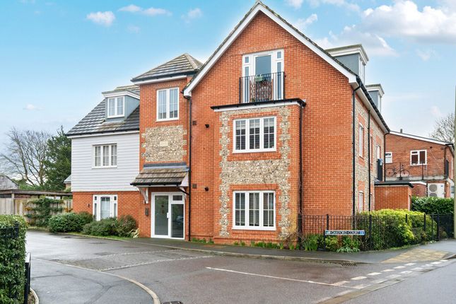 10, Oakford Court, Henley-on-thames photo 2