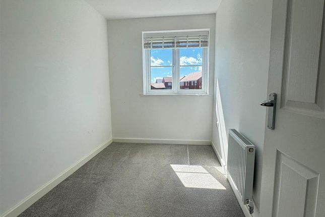 28, Ombersley Drive, Nuneaton photo 5