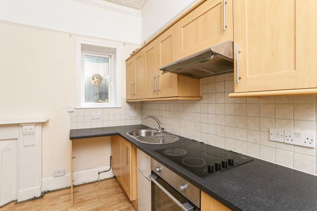 Flat 2, 107, King Charles Road, Surbiton photo 4