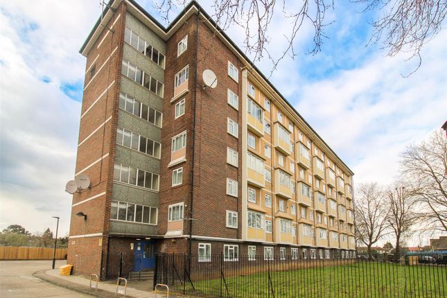 Thumbnail Flat for sale in Weir Hall Road, London
