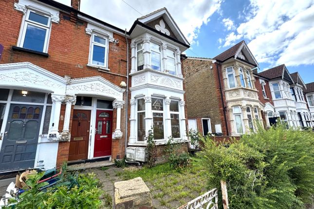 Avonwick Road, Hounslow, Tw3 4DX