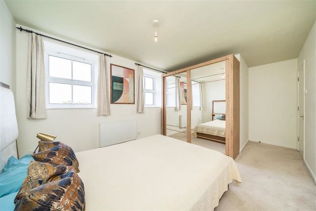 Clapham Park Road, London photo 4