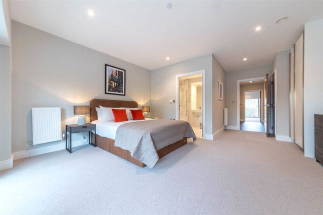 Flat for sale in Leamouth Road, Orchard Wharf, London