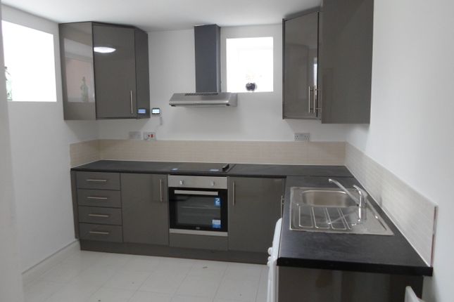 Thumbnail Flat to rent in Station Road, Wigston, Leicester