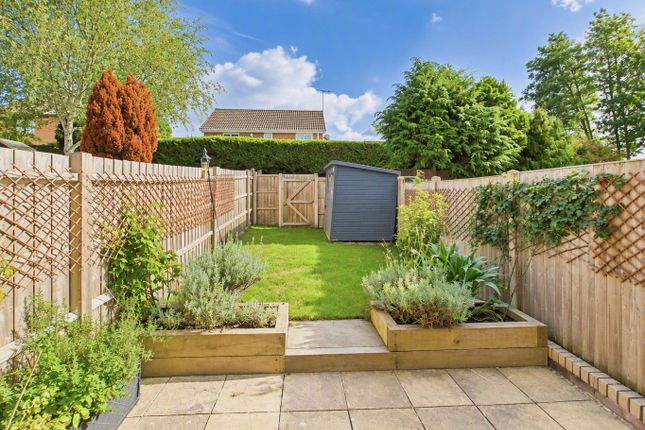 Redgrave Drive, Crawley photo 4