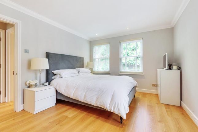 Town house to rent in Pinel Close, Virginia Water