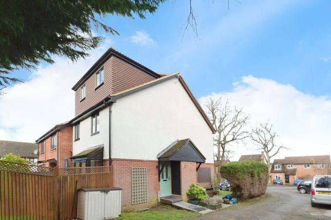 68, Bickney Way, Leatherhead photo 4