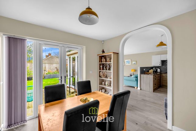 8 The Cedars, Grimsby photo 4