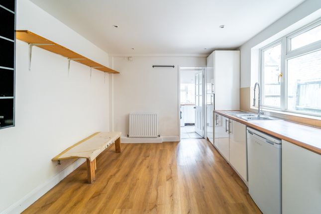 26, Elthorne Road, Archway photo 2