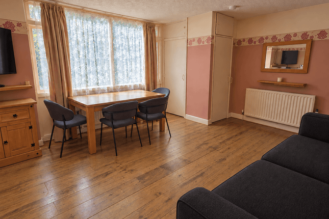41 Cornbrook Park Road, Hulme, MANCHESTER photo 3