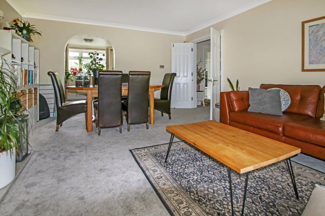 29, Park Lawn, Slough photo 4