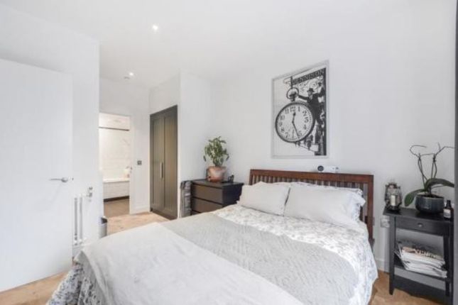 Flat to rent in Grantham House, London City Island, Canary Wharf