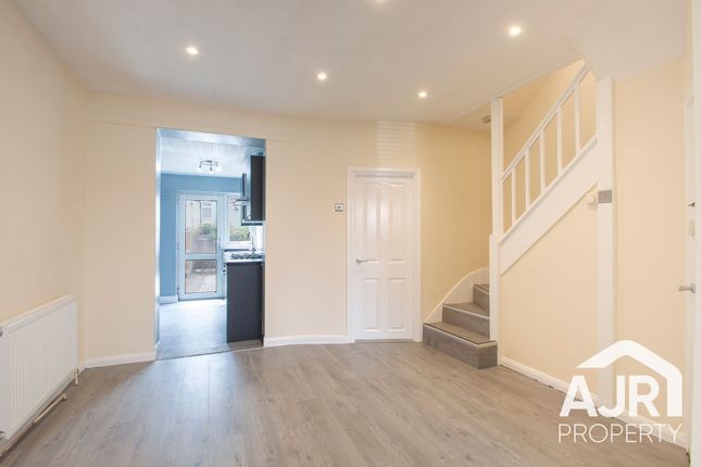 23 Ivy Close, Dartford photo 4