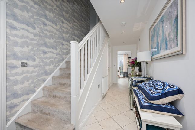 32, Russell Avenue, Kingseat photo 2