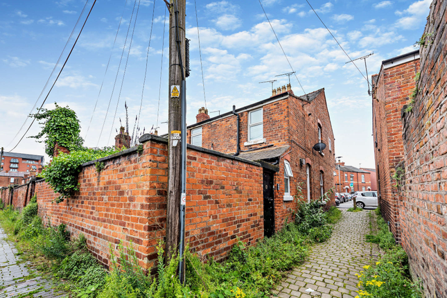 Thumbnail Flat for sale in Catherine Street, Chester