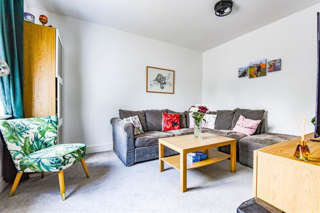 18, Foundry Rise, Dursley photo 3