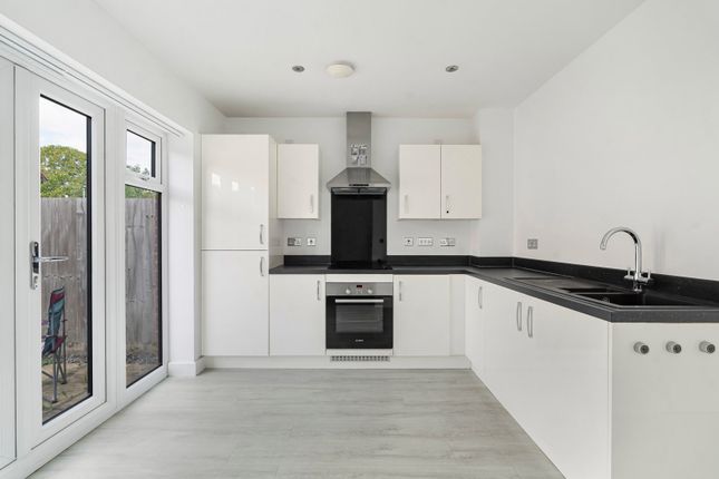 12, Harvest Street, Gloucestershire photo 3