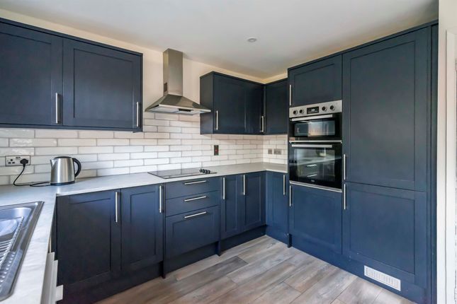 11, Elizabeth Drive, Tring photo 4