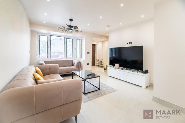 35, Gleneagles Avenue, Leicester photo 3