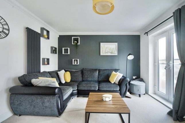 11, Academia Avenue, Broxbourne photo 2