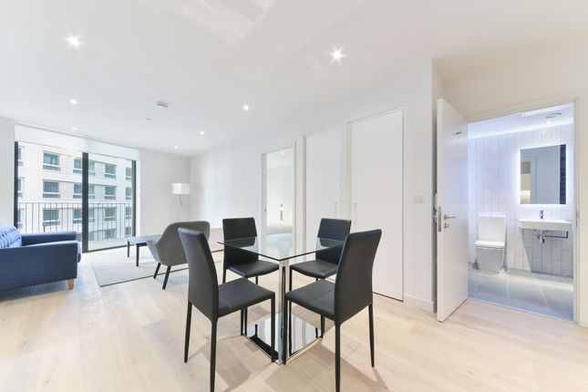 Flat to rent in Mercier Court, Royal Wharf, London