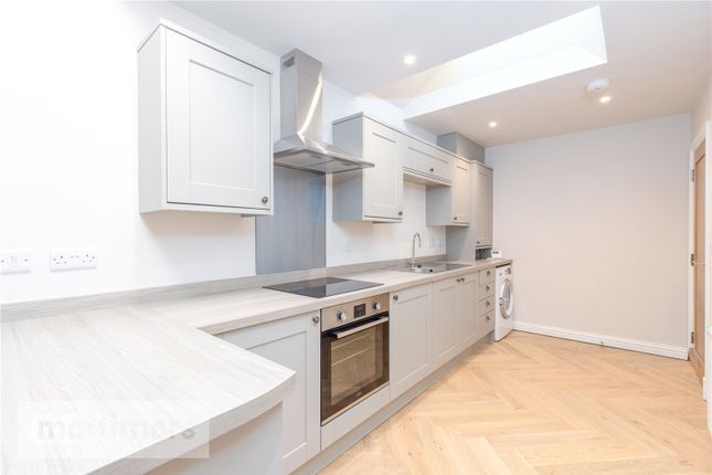 Apartment 5, Kings Court,, New Market Street, Lancashire photo 4
