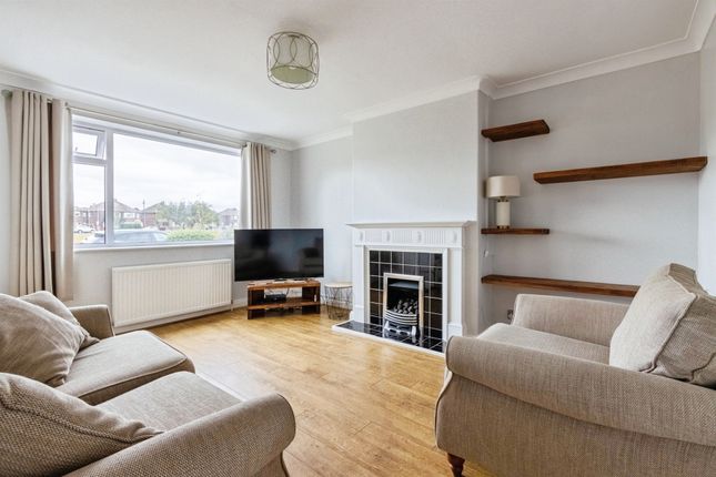 32, Kelmscott Green, LEEDS photo 2