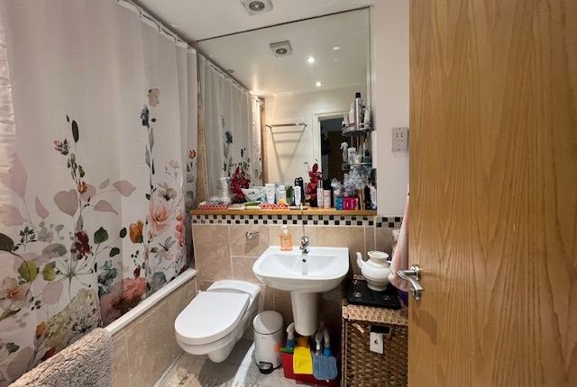 Flat 3, 314 Finchley Road, London photo 4