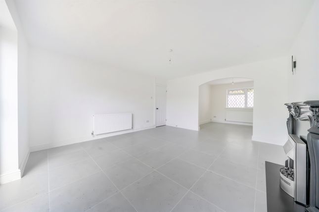 20, Taff Vale Estate, Treharris photo 4
