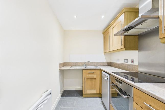 20 Linacre House, Chesterfield photo 3