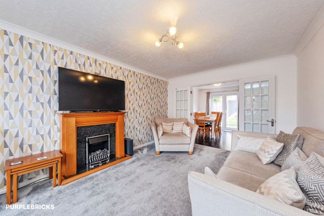 Waterloo Close, Flitwick photo 3