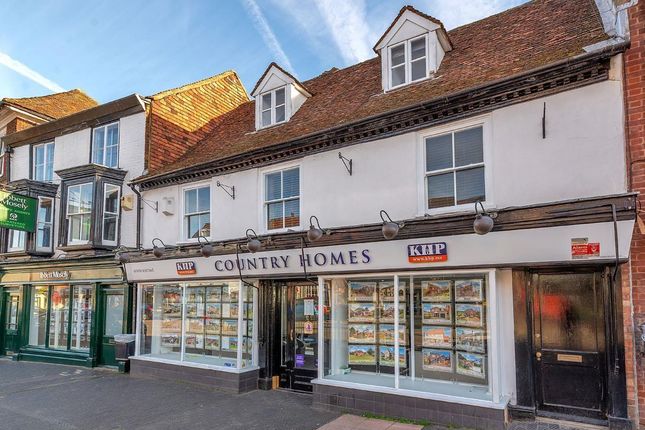 Flat to rent in High Street, West Malling