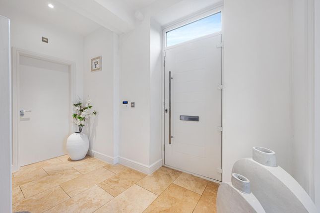 4 Wheatsheaf House, Broadhead Road, Crowthorn photo 4