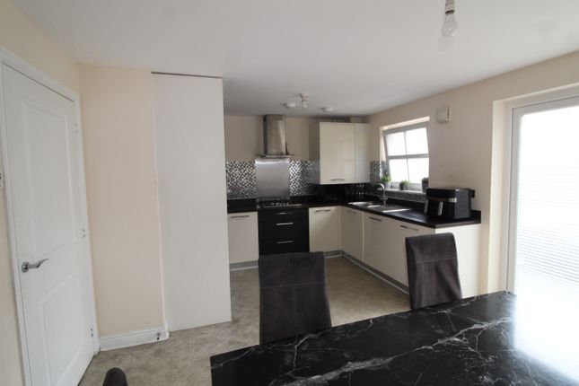 301, Slade Green Road, Erith photo 4