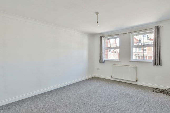 Flat 4 Sable Court, 21, Argyll Road, Dorset photo 2