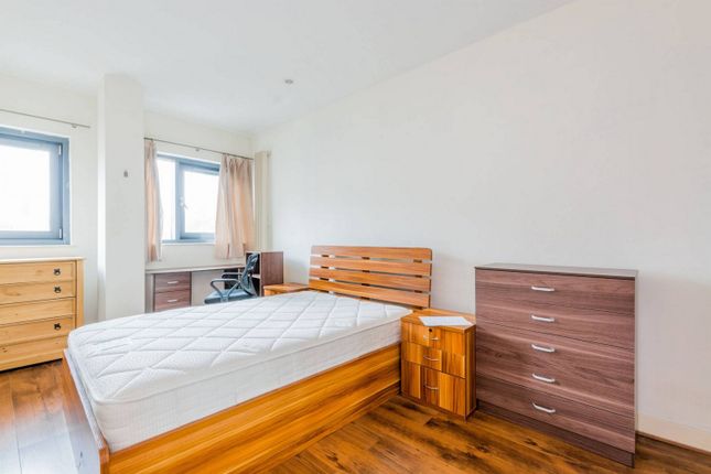 Flat for sale in City Road, Old Street