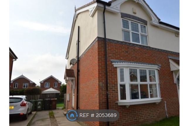 Thumbnail Semi-detached house to rent in Ascot Gardens, Leeds