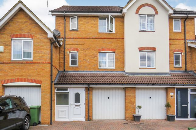4 bed terraced house for sale in Ontario Close, Broxbourne EN10 - Zoopla
