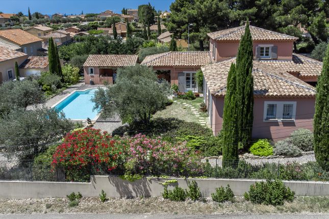 Villa for sale in Rasteau, Vaucluse, Provence-Alpes-Côte D'azur, France