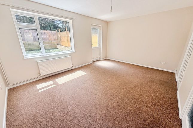 11, Abingdon Gardens, Bath, Bath & North East Somerset photo 3