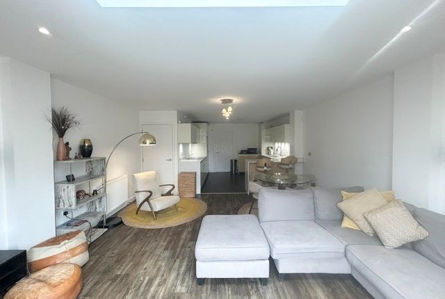 2, Romford photo 5