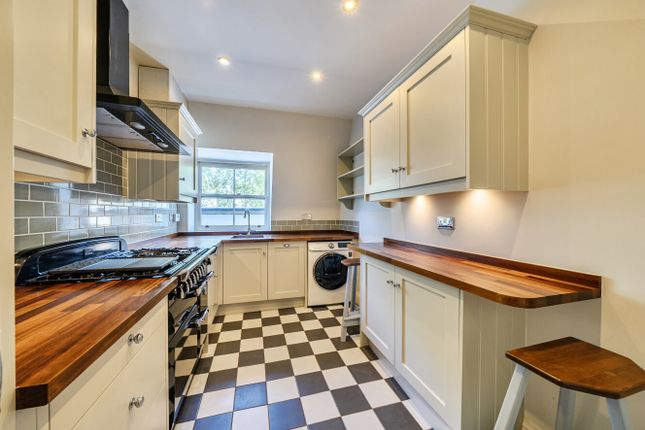 7, Parklands, London photo 3