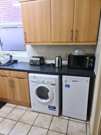 Room to rent in Sir Thomas Whites Road, Coventry