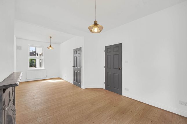 134, Colegrave Road, London photo 4