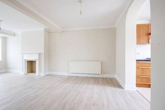 116, Broadlands Avenue, Enfield photo 4
