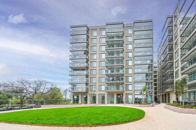 Flat to rent in Riverscape Walk E16, Silvertown, London,