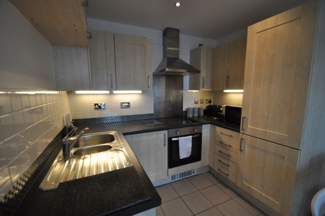 Flat to rent in Queens Court, 50 Dock Street, Hull, North Humberside